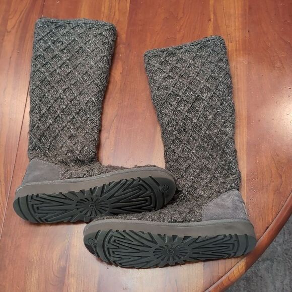 UGG® Australia 'Lattice Cardy' Boot in Charcoal Size 8 - Picture 5 of 10